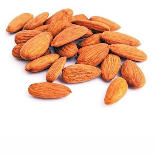 Peeled almonds